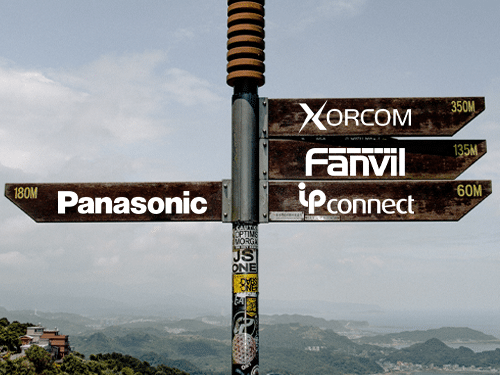 Image de panneau de direction : d'un coté panasonic, de l'autre Ipconnect